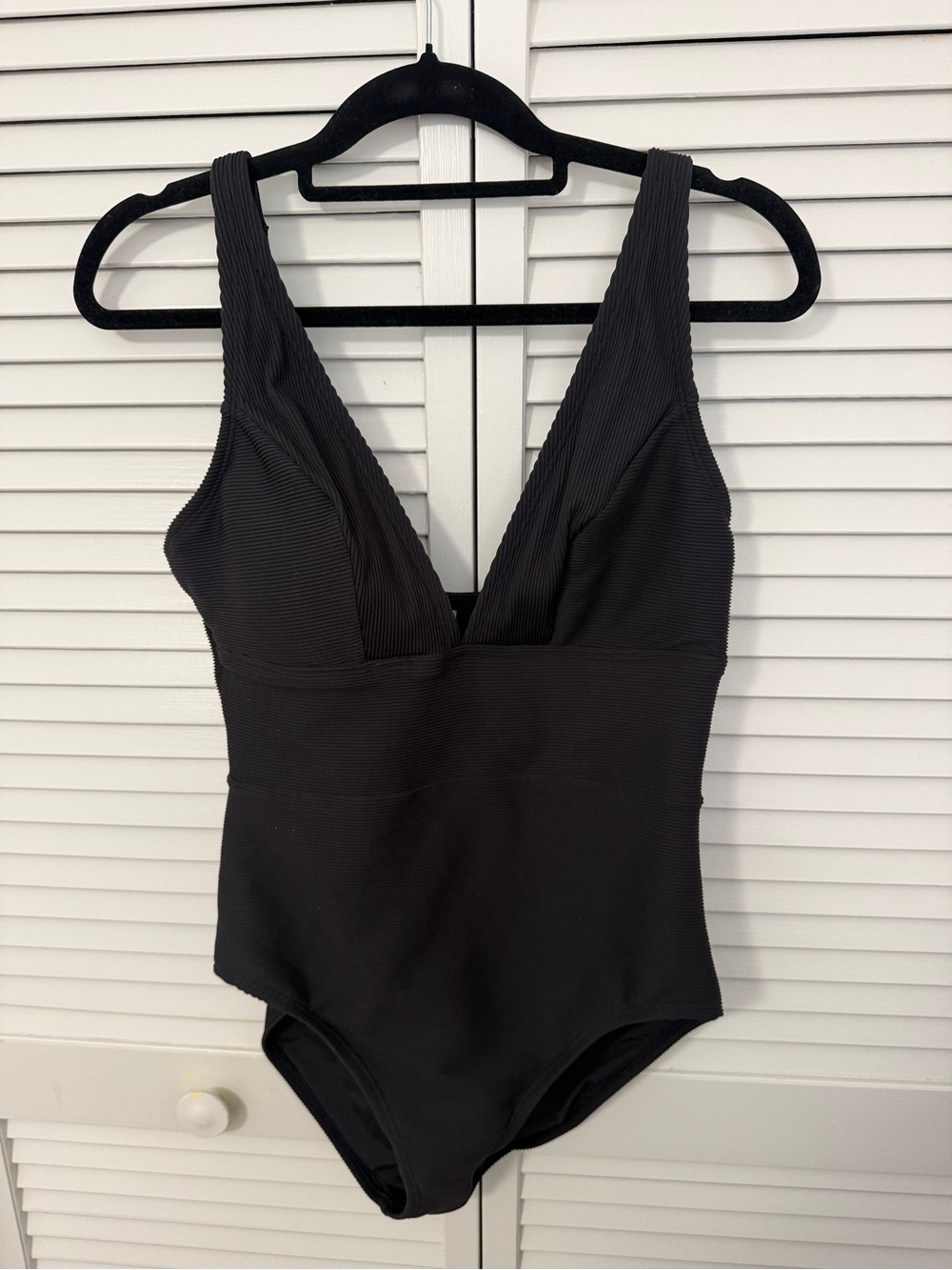 NWT Tommy Bahama Classic Black Ribbed One-Piece Swimsuit Size 14